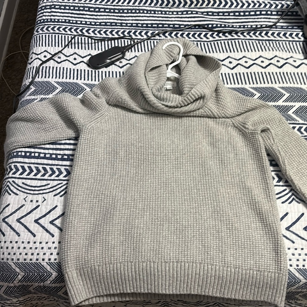 Market and spruce cowl neck